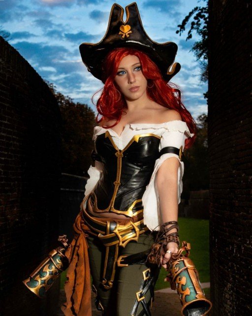 Here is the firts photo of Miss Fortune.I had the...
