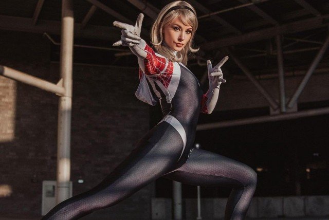 Happy Gwensday! Why does this Wednesday feel like a Monday...?...
