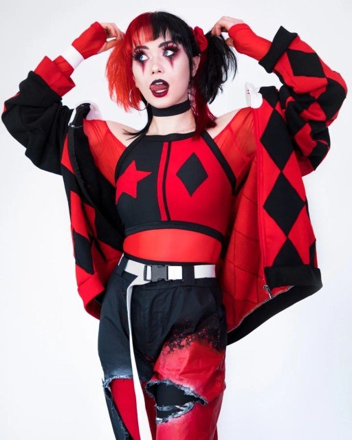 Flashback to my Harley Quinn cosplay based off @starpyrate design...