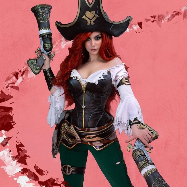 Meet Miss Sarah Fortune! 🏴‍☠️💘Who will fortune favor today?;3 Let’s...
