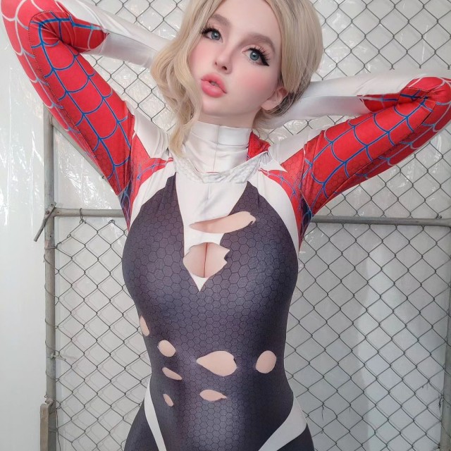 Spider Gwen! Do you think I suit this hairstyle? I...