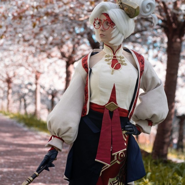 Some pictures of my Purah cosplay in the sakura trees...